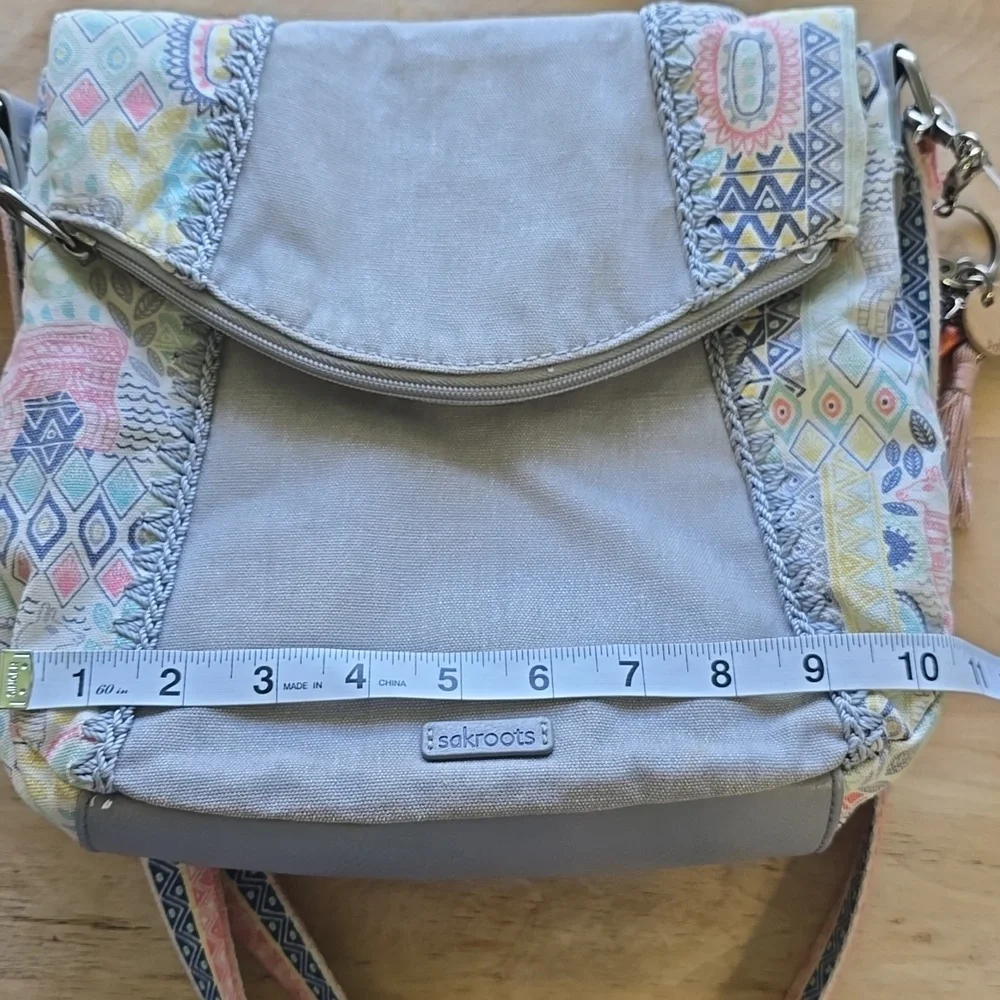 Sakroots Crossbody Bag Gray Multi Artist Circle Llama Foldover Boho - Picture 7 of 8